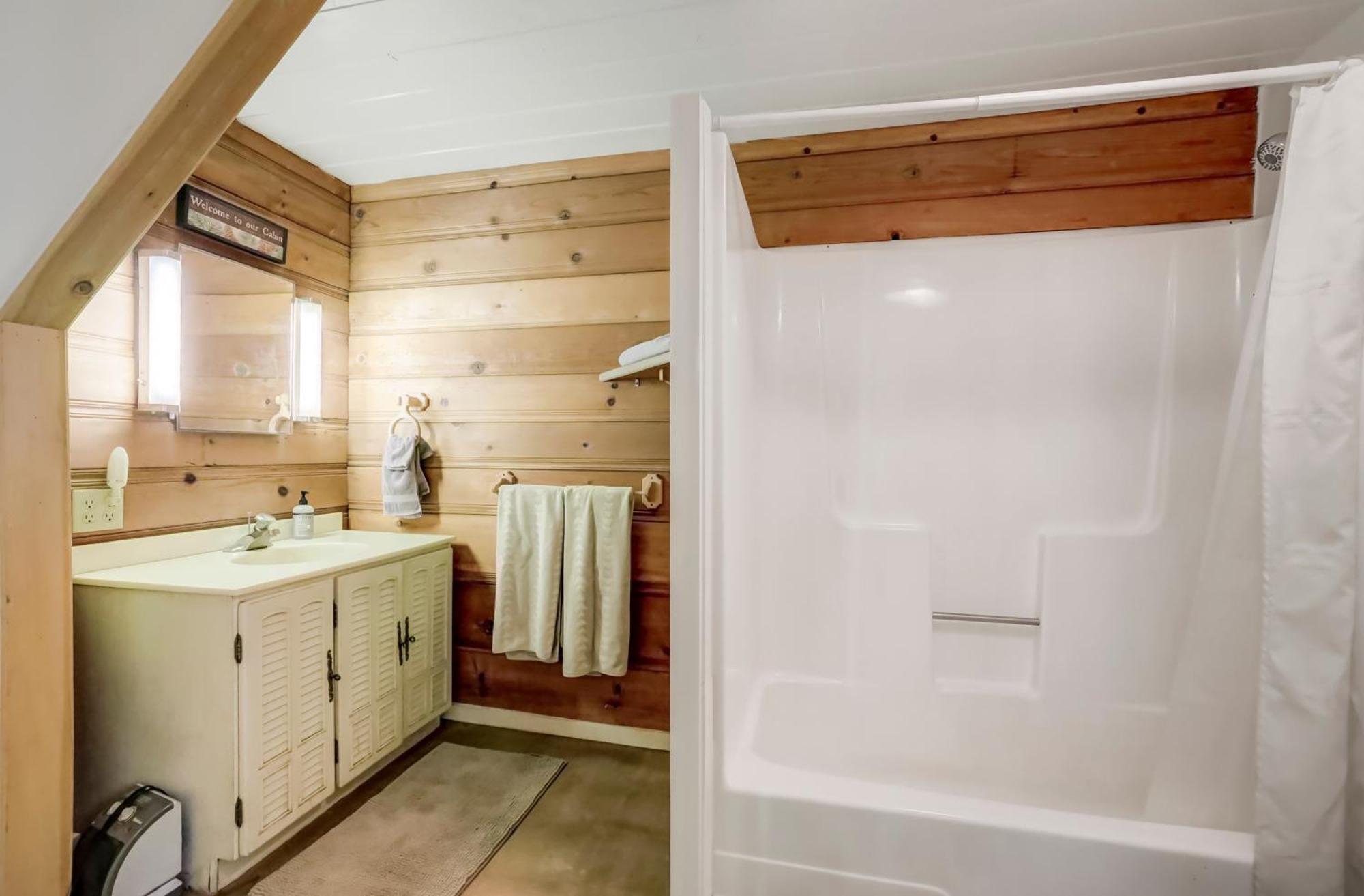Spacious Classic Cabin Retreat- Near Lassen Mill Creek Exterior photo