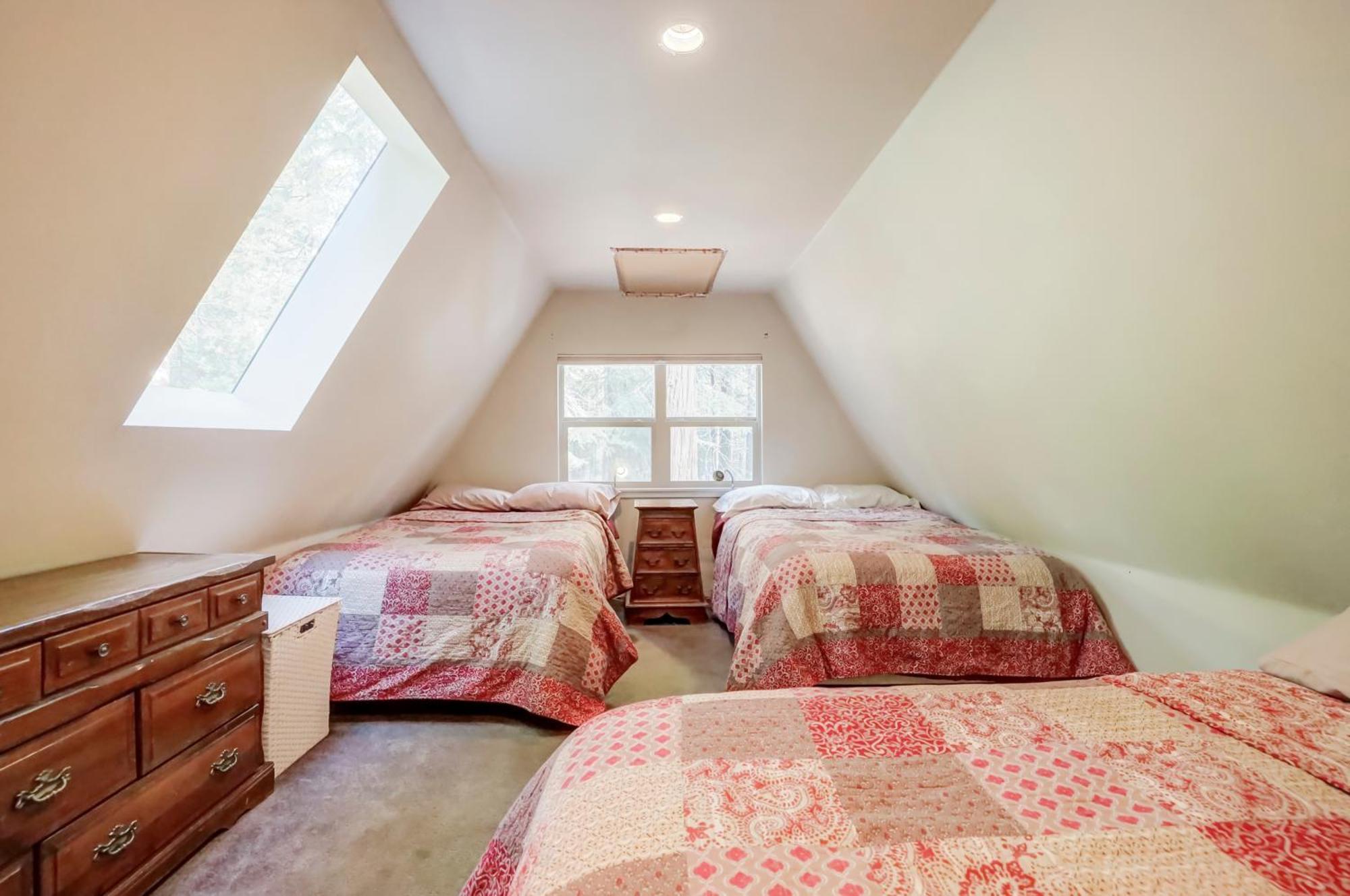 Spacious Classic Cabin Retreat- Near Lassen Mill Creek Exterior photo