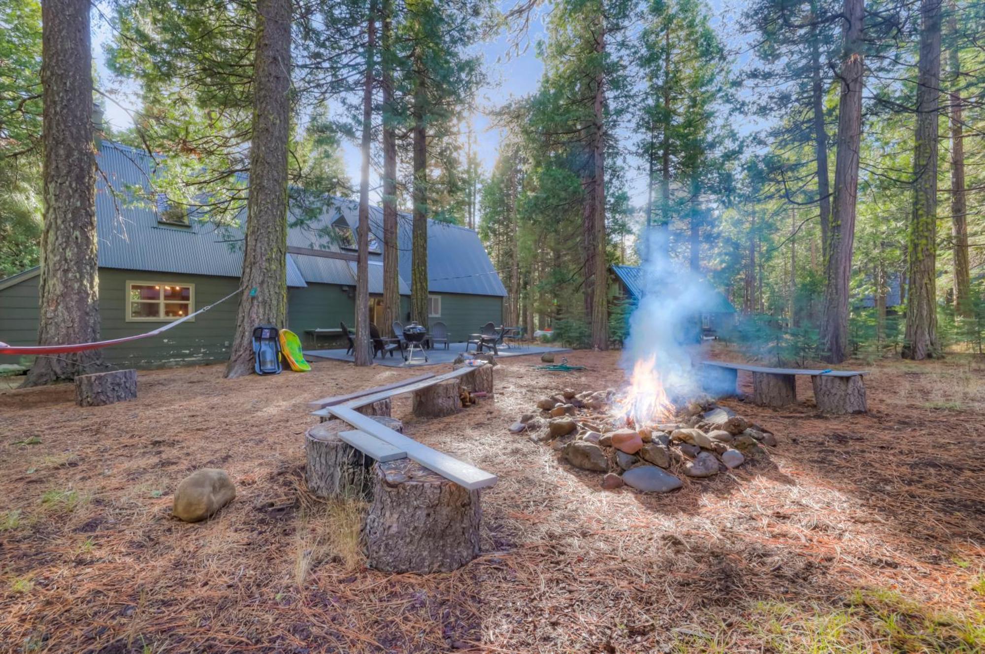 Spacious Classic Cabin Retreat- Near Lassen Mill Creek Exterior photo